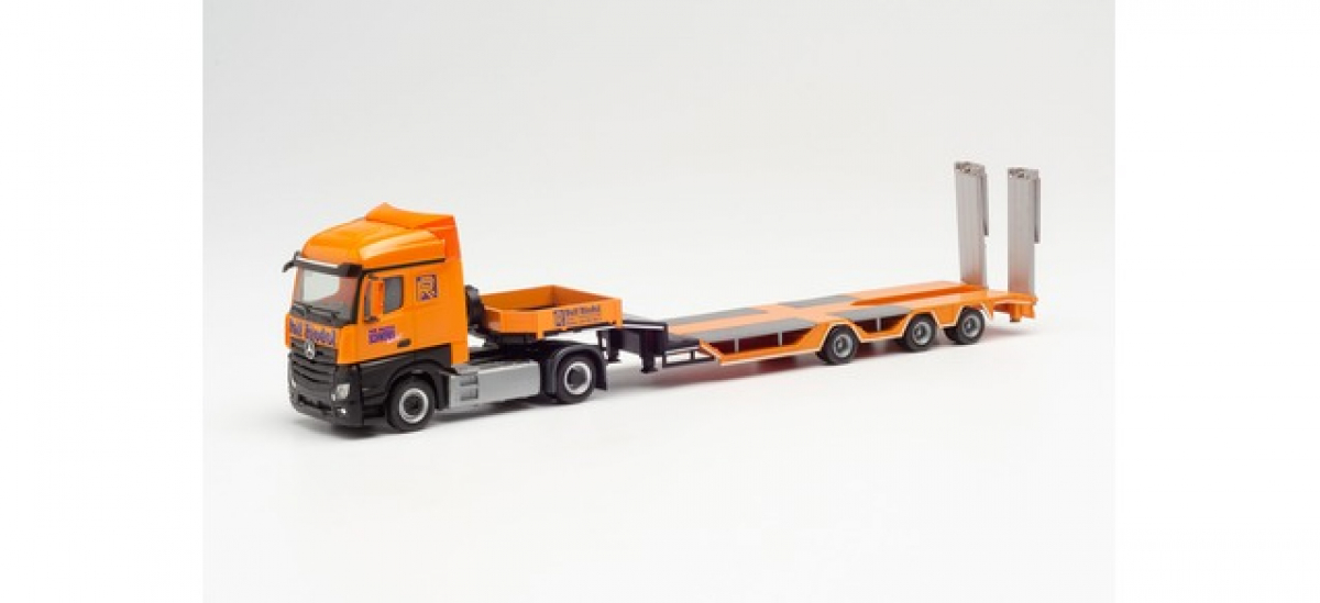 313308 Mercedes-Benz Actros Streamspace 2.5 Goldhofer Allrounder-Sattelzug „Rolf Riedel“ (Hamburg)