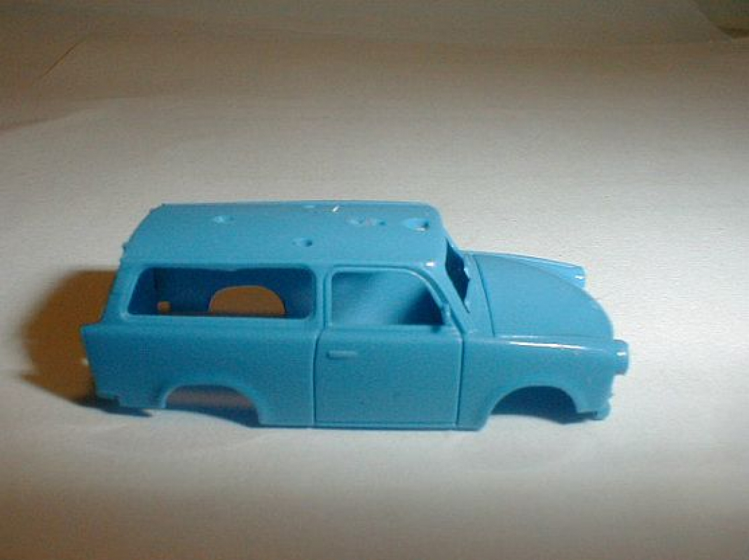 Karroserie für Trabant Universal* * blau* * Herpa