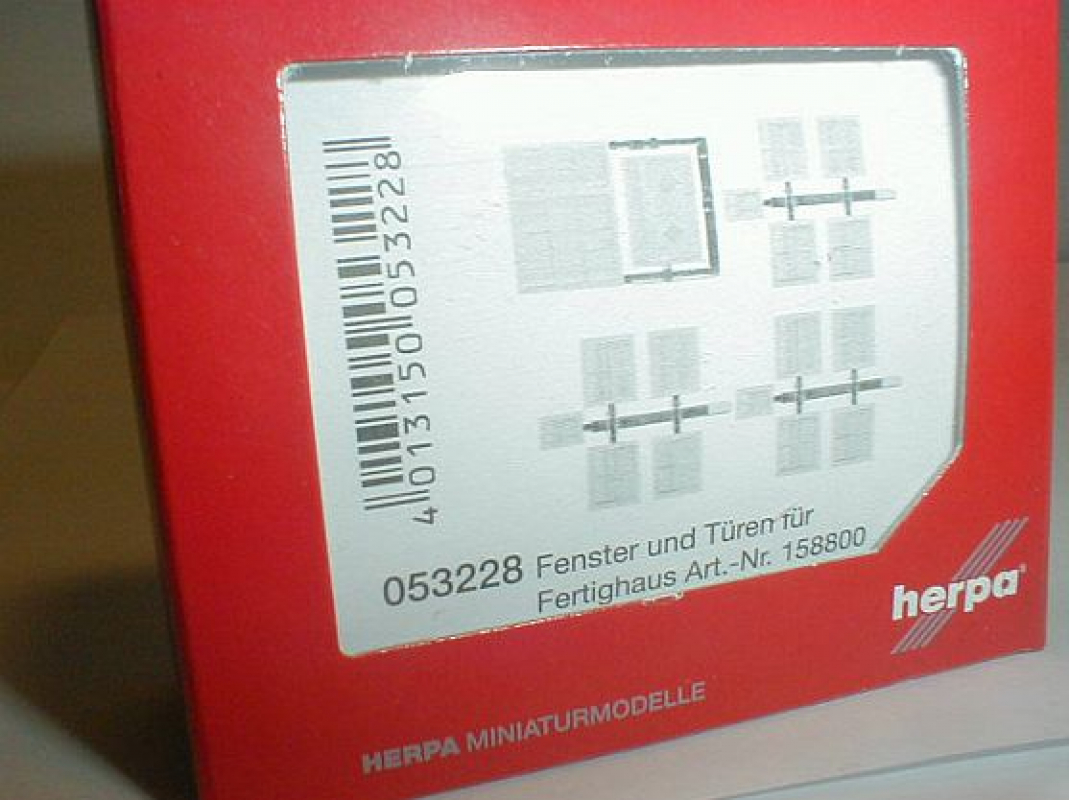053228  Zurüstsatz Fenster und Türen für Herpa Bausatz "Fertighaus Rohbau"