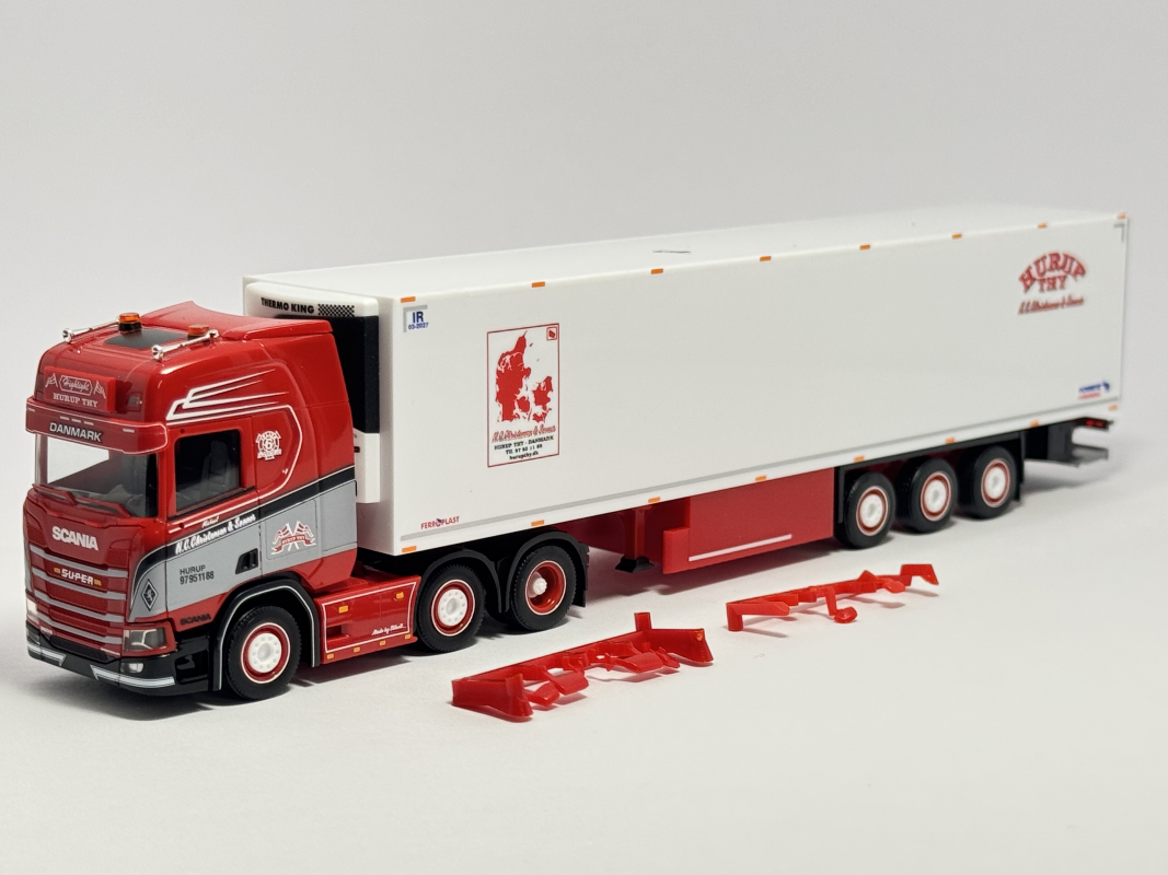 960311 Scania CR20 HD Kühlkoffer Sattelzug "N.C; Christensens" Herpa