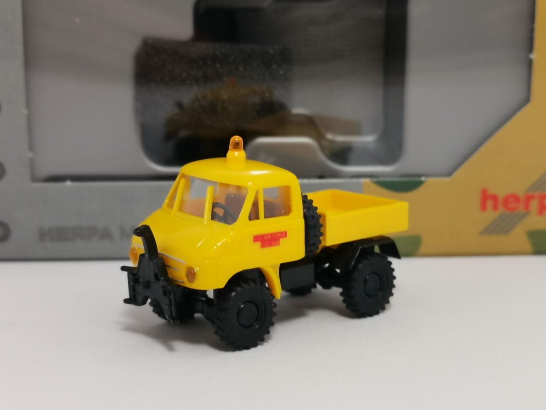 746502  Unimog U 411 Pritsche "US Air Force Berlin" (In Kooperation mit Brekina) Herpa