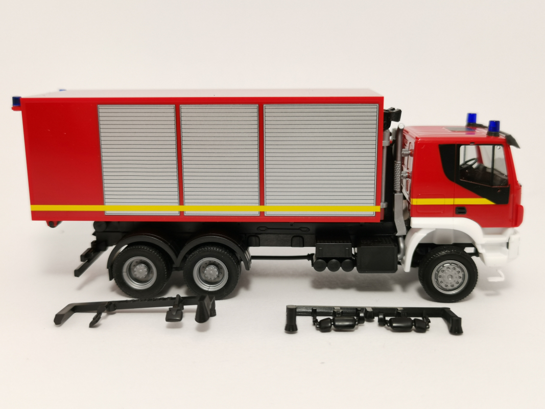 094610 Iveco Trakker Wechsellader-LKW "Feuerwehr" Herpa -SALE-