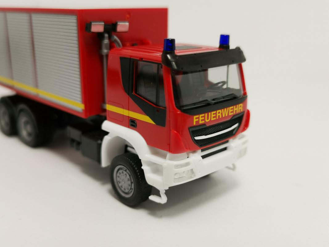 094610  Iveco Trakker Wechsellader-LKW "Feuerwehr" Herpa