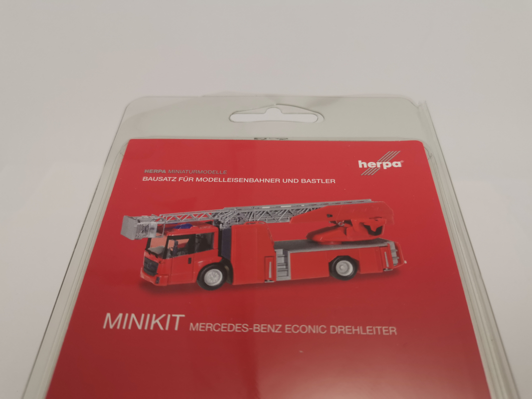 013017 Minikit: Mercedes-Benz Econic Drehleiter, rot Herpa