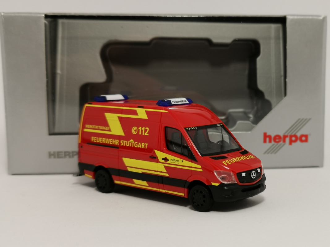 935302 Mb Sprinter "Feuerwehr Stuttgart" Herpa