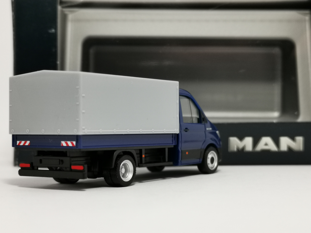 Preview: 932325 Man TGE Einfachkabine, blau Herpa