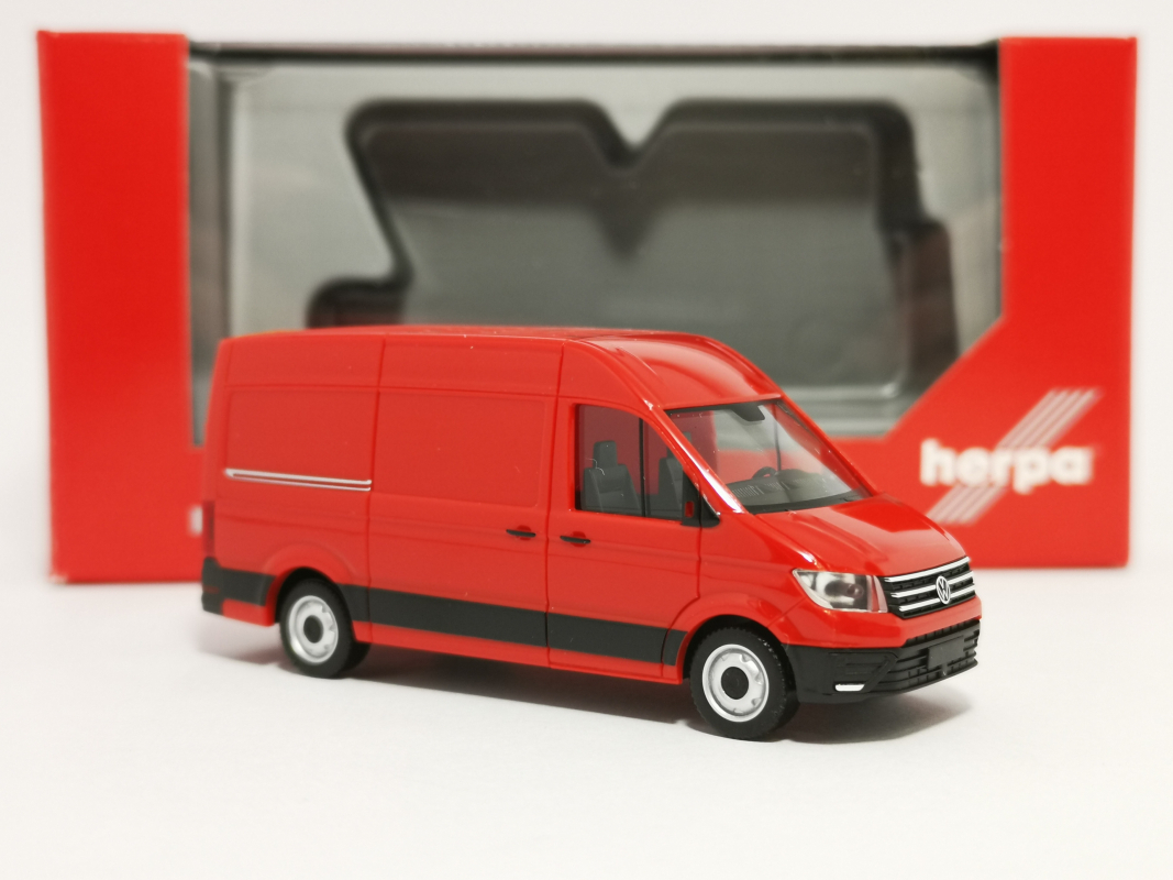 092982-002 VW Crafter 2016 Kasten Hochdach, rot  Herpa