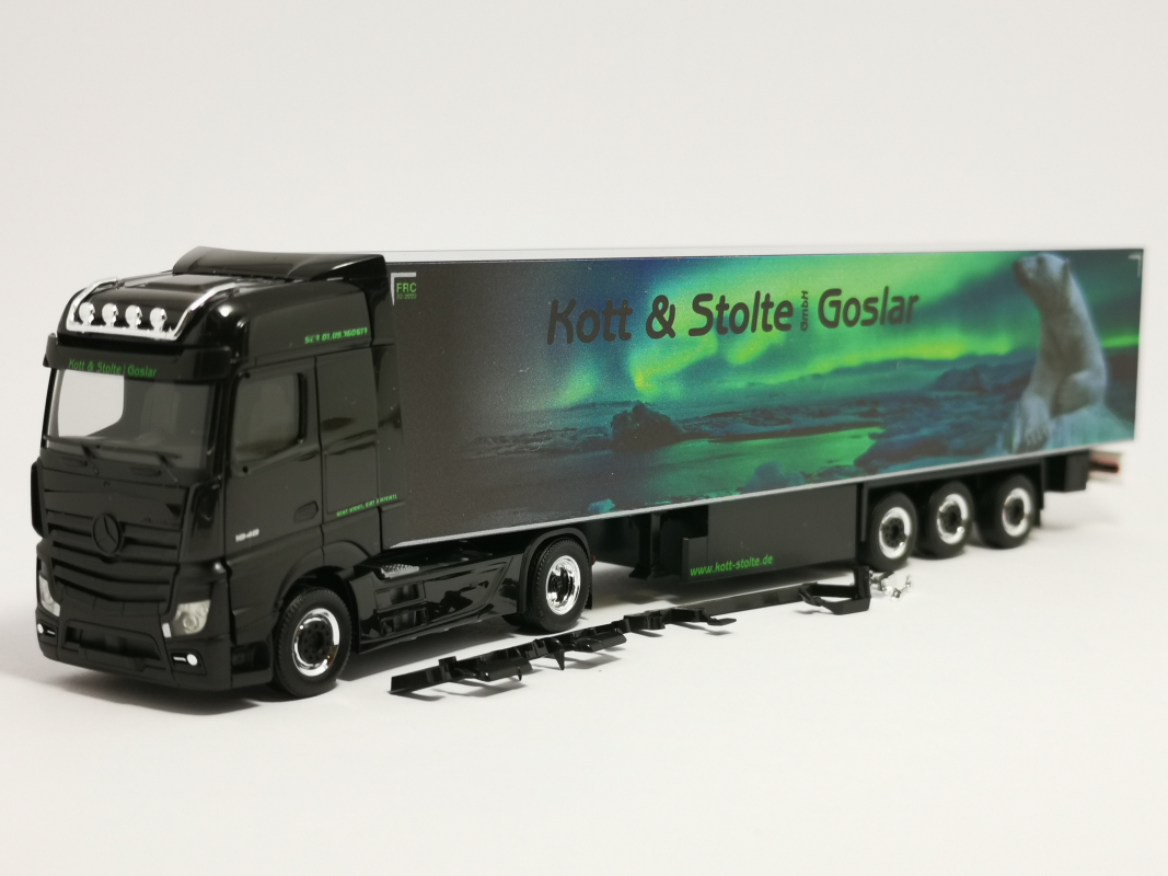311762 Mercedes-Benz Actros Bigspace Kühlkoffer-Sattelzug "Kott & Stolte Goslar" Herpa