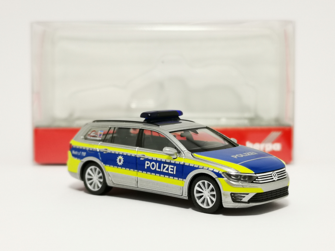095020 Volkswagen Passat GTE "Polizei Hessen" Herpa