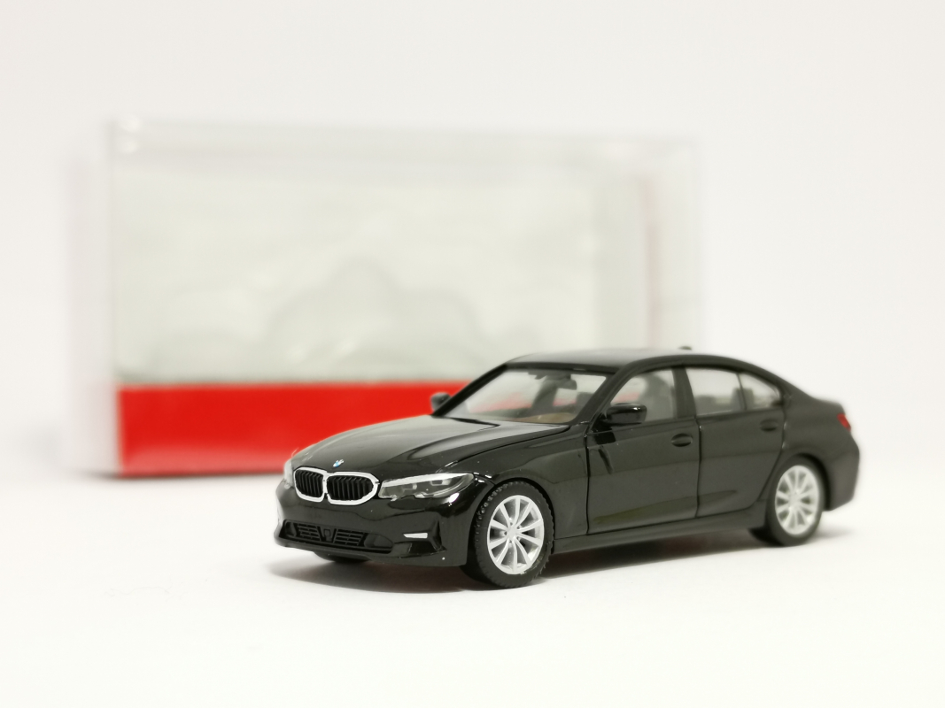 420518 BMW 3er Limousine, schwarz Herpa