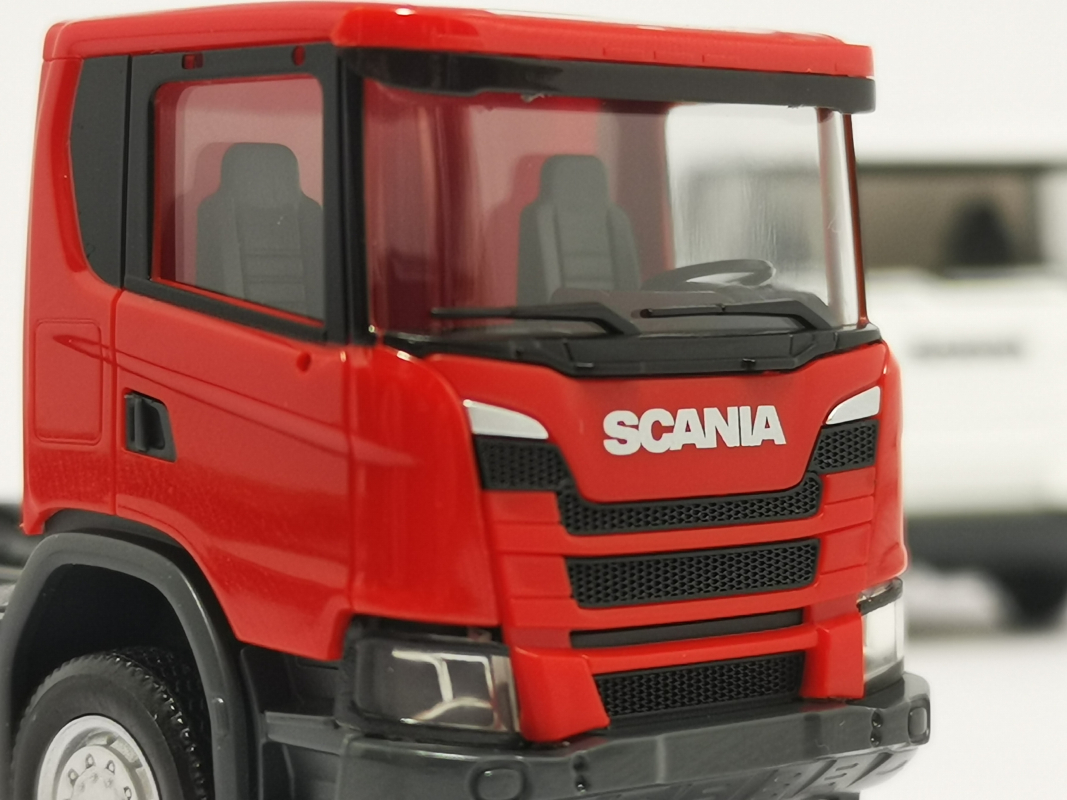 Frontgrill für Scania /CG 17 XT / dreiteilig ***rot/schwarz*** Herpa