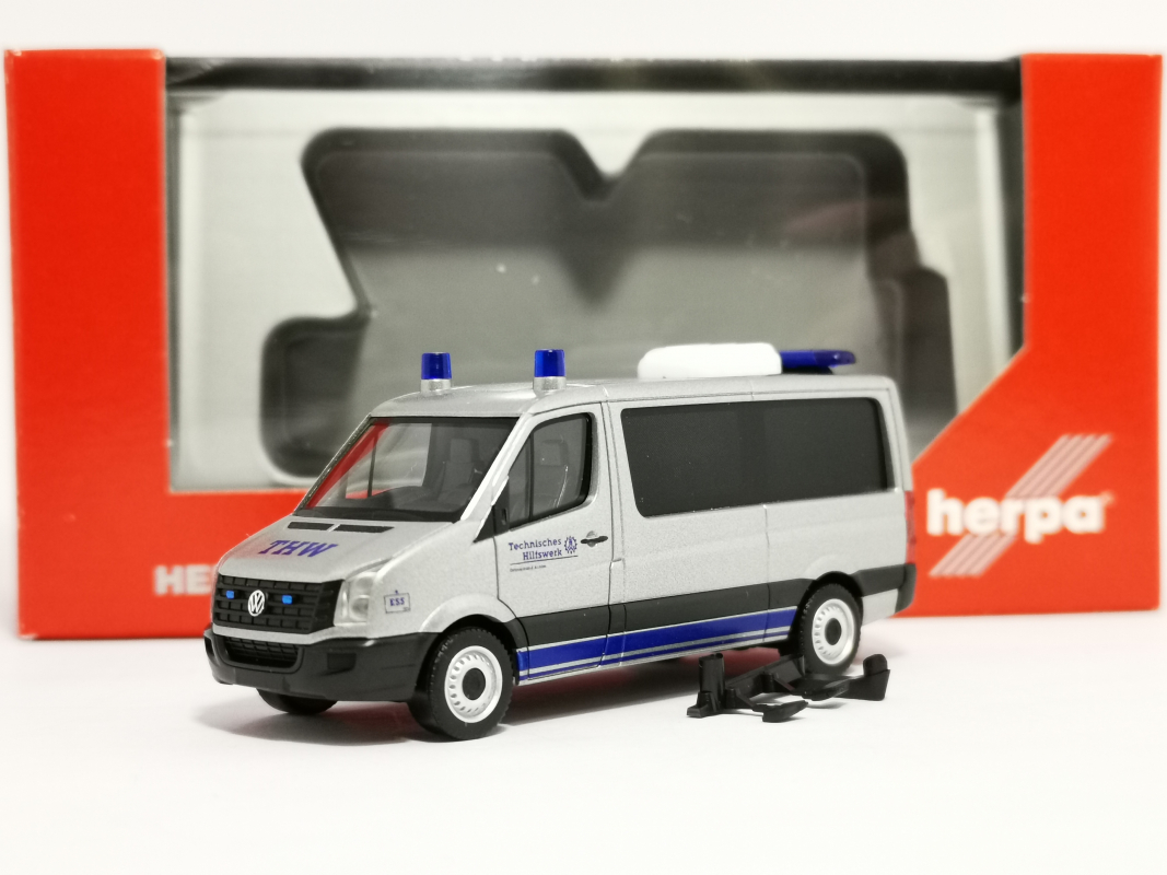 094306 VW Crafter Bus Flachdach "Mannschaftstransportwagen THW Achim"  Herpa