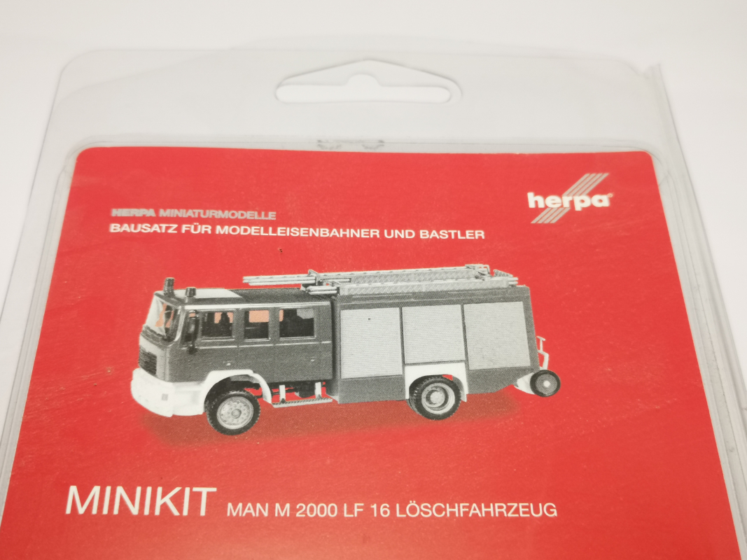 012898 MiniKit: MAN M2000 Löschfahrzeug HLF 20 "Feuerwehr" Herpa