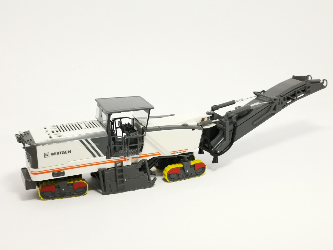 312561 Wirtgen Asphaltfräse "Wirtgen" Herpa