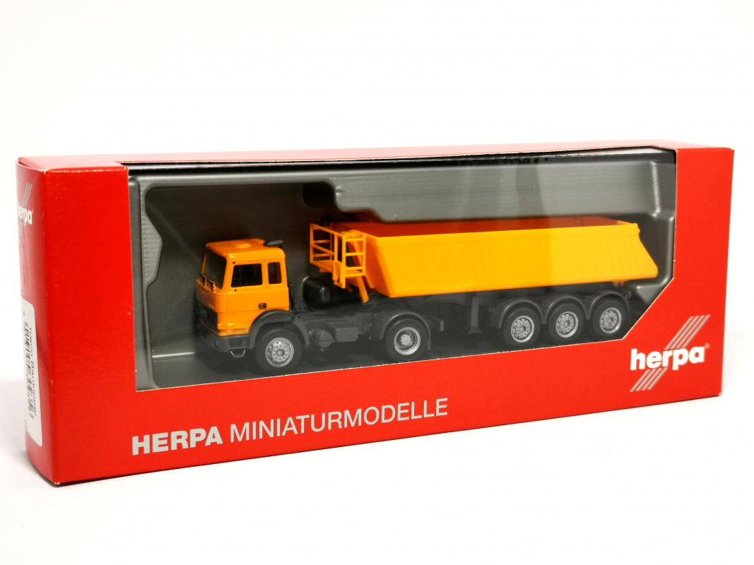 309356 Iveco Baukipper-Sattelzug, kommunalorange Herpa
