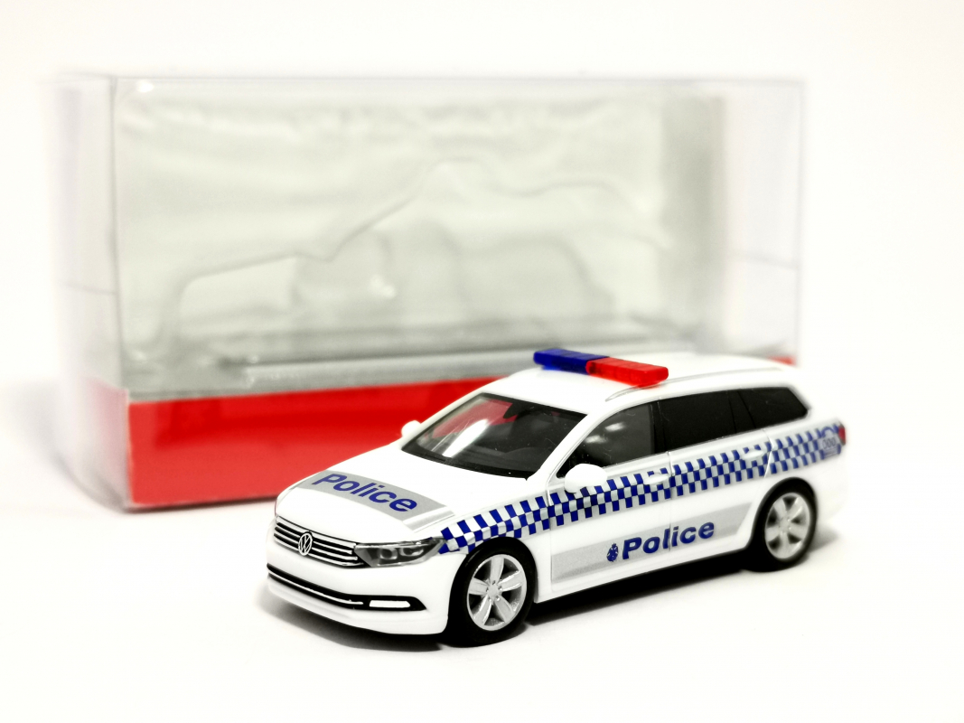 095815 VW Passat Variant "Victoria Police" Herpa