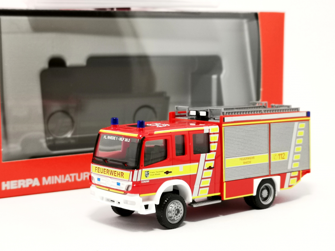 095914 Mercedes-Benz Atego 04 HLF „Feuerwehr Rhede“ Herpa