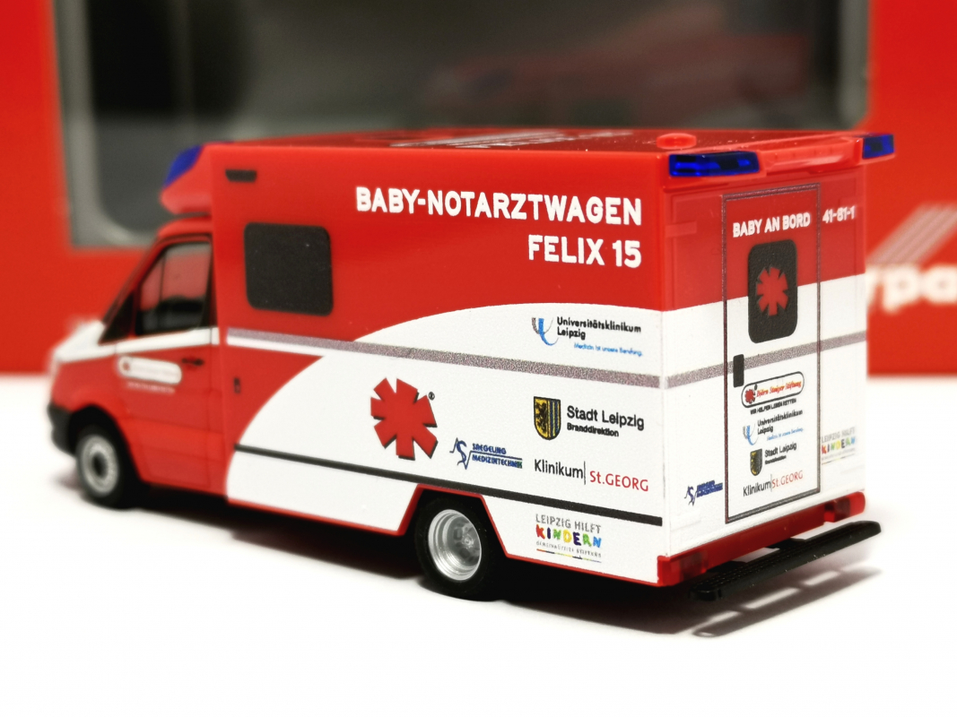 095983 Mb Sprinter 13 Fahrtec RTW „Baby Notarzt Felix 15, Klinikum St. Georg Leipzig“ Herpa