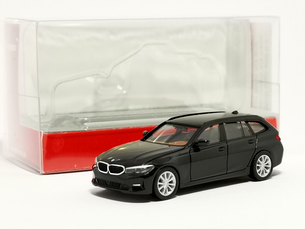 420839-002 BMW 3er Touring, brillantschwarz Herpa