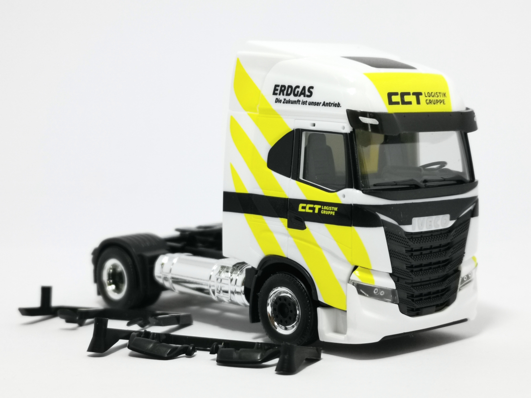 Iveco S-Way Zugmaschine "CCT Logistik Gruppe" Herpa