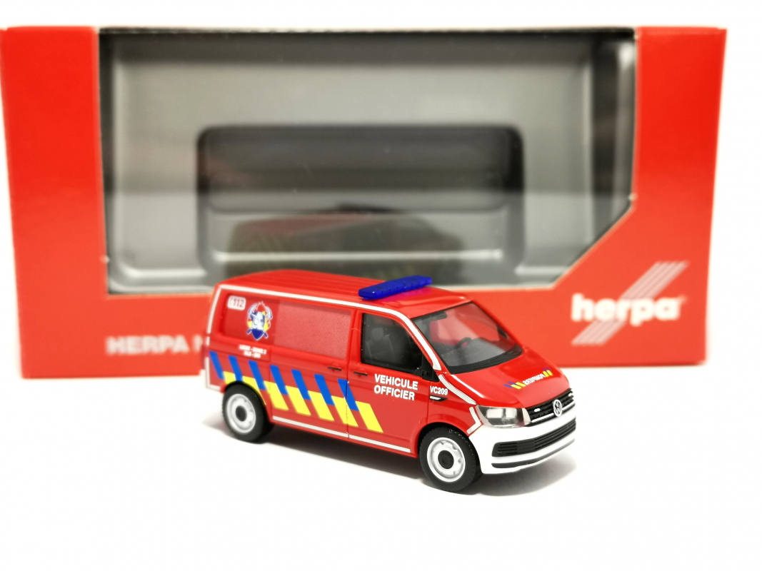 096287 VW T6 Halbbus Feuerwehr Lüttich Herpa