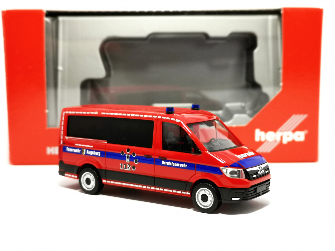 096362 MAN TGE Bus FD „Feuerwehr Augsburg“ Herpa