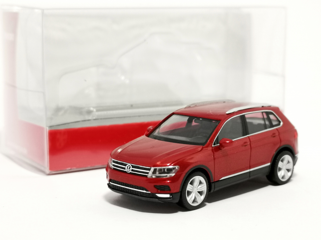 038607-005 VW Tiguan, Kings Red Metallic Herpa*SALE
