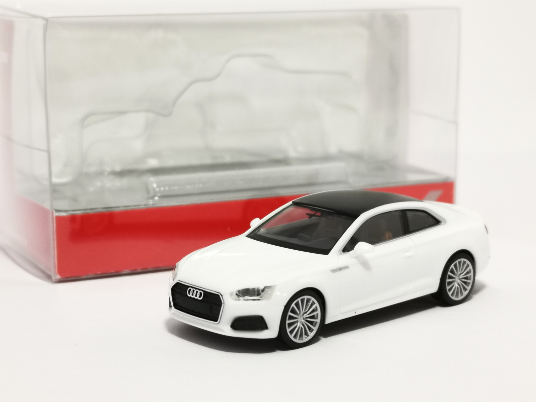 028660-002 Audi A5 ® Coupé, ibisweiß Herpa