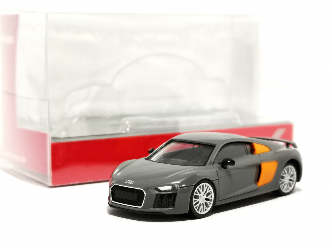 028516-002 Audi R8® V10 Plus, nardograu / Blade orange Herpa