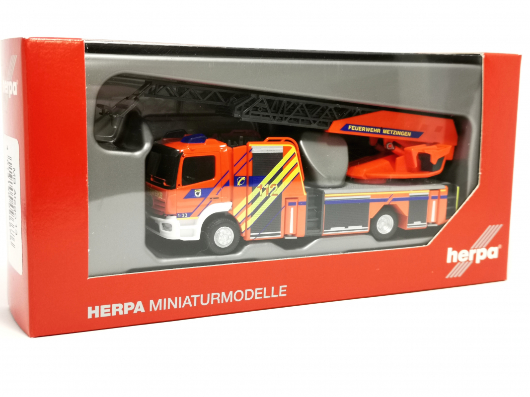 096676 Mb Atego `13 Rosenbauer Drehleiter turntable „Feuerwehr Metzingen“ Herpa
