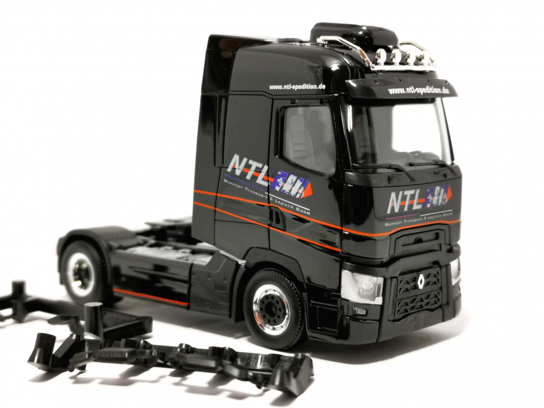 Renault T Zugmaschine "Nijmeijer NTL GmbH" Herpa