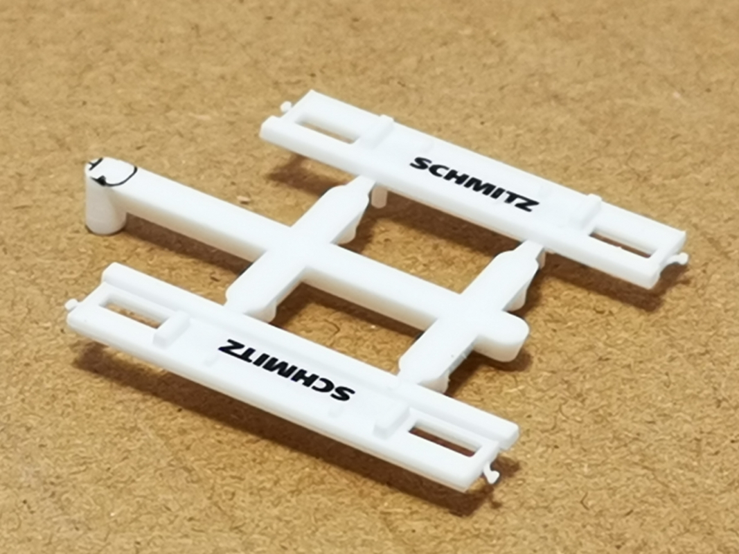 2x Heckstoßstange "Schmitz", weiß Herpa