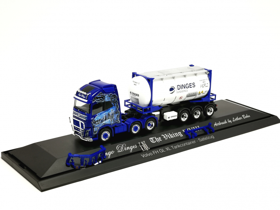 122184 Volvo FH Gl. XL 6 x 2 Tankcontainer-Sattelzug „Ingo Dinges“ Herpa