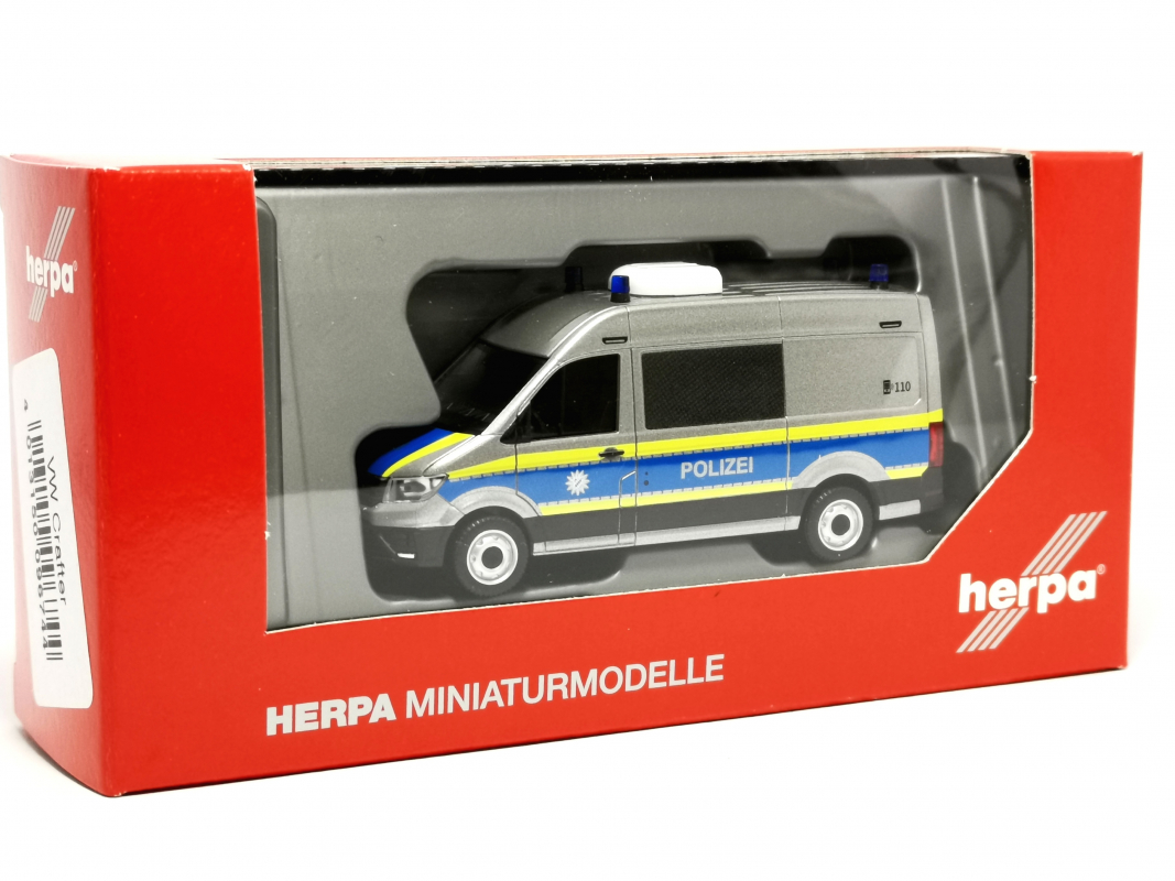 096744 Volkswagen Crafter Halbbus „Polizei Straubing“ Herpa