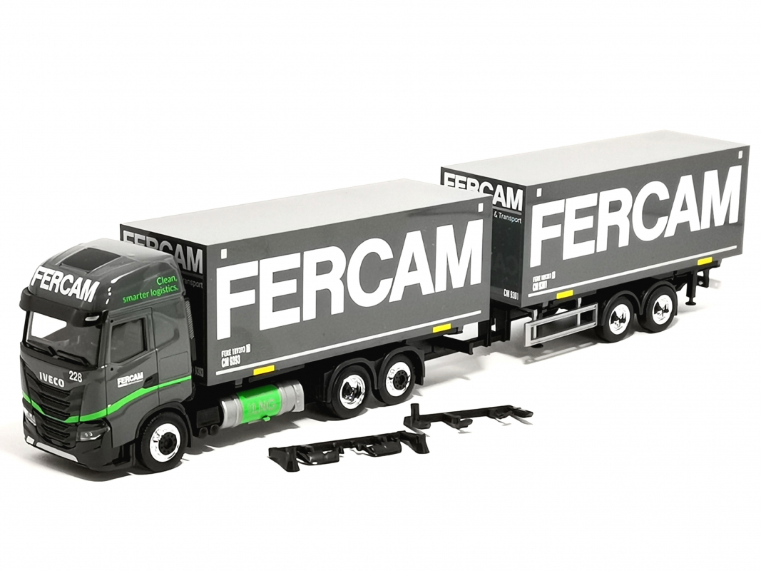 314756 Iveco S-Way LNG Wechselkoffer-Hängerzug „Fercam“ (Italien/Bozen) Herpa