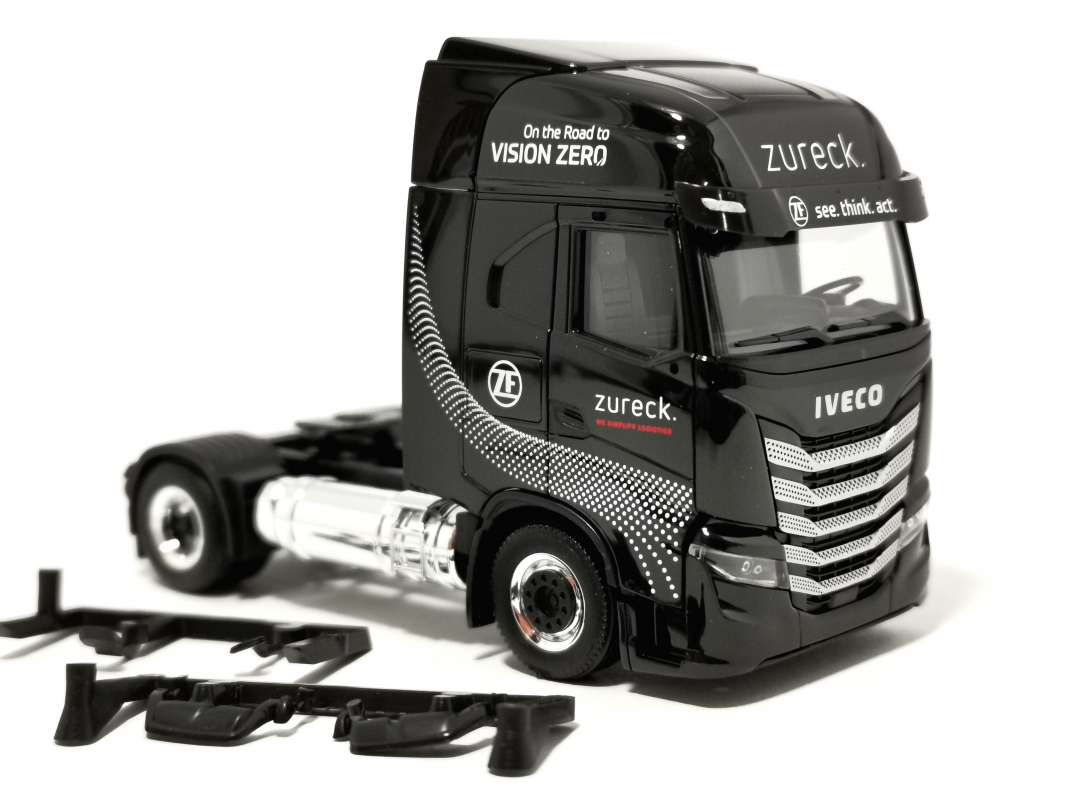 Iveco S-Way LNG Zugmaschine "Zureck" Herpa