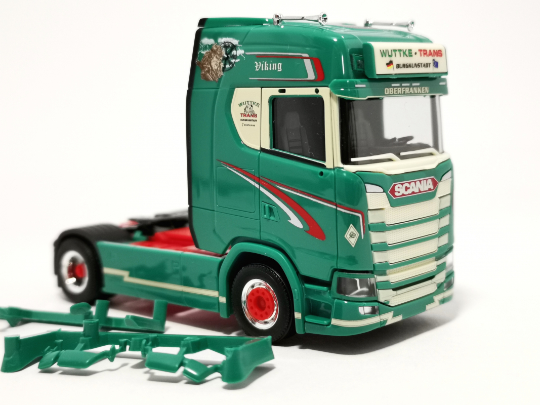 Scania CS 20 HD Zugmaschine „Wuttke-Trans Burgkunstadt“ Herpa