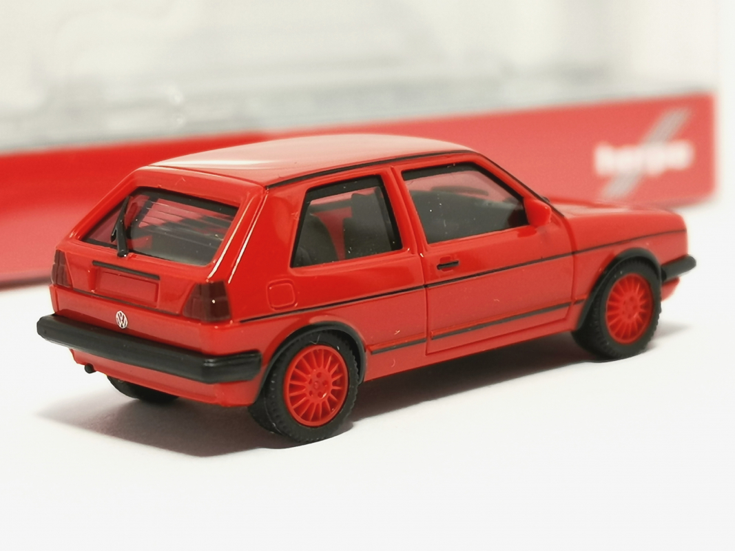 420846-002 VW Golf Gti, rot Herpa