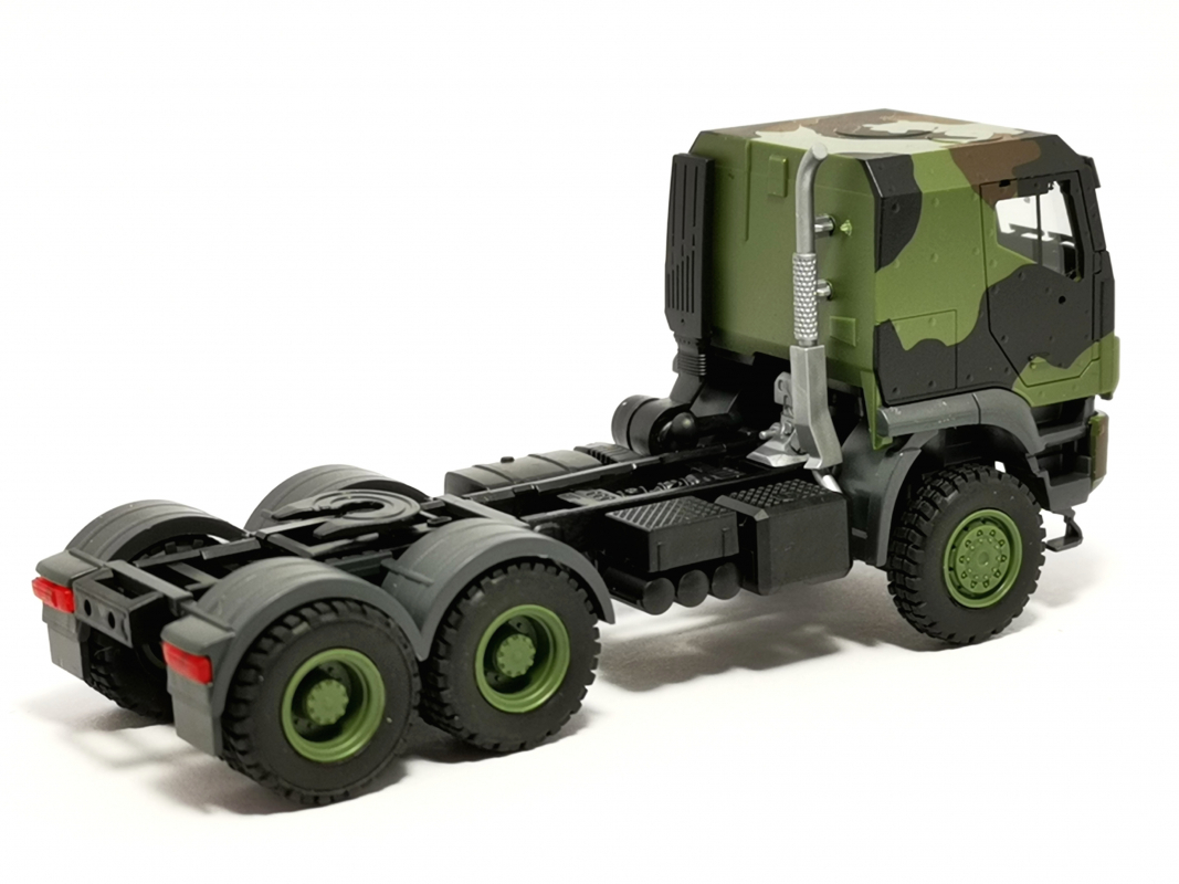 746908 Iveco Trakker 6x6 Zugmaschine „Bundeswehr Herpa