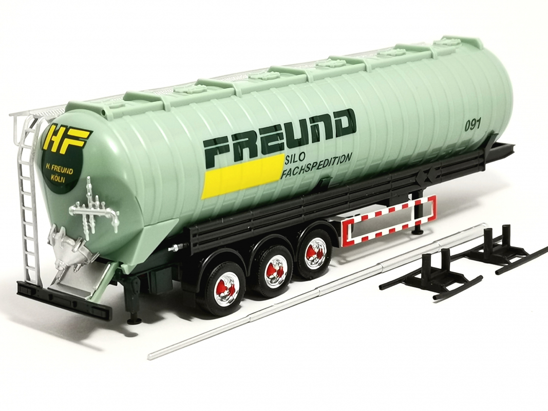ADR Saugsilo-Auflieger „Spedition Freund“  Herpa