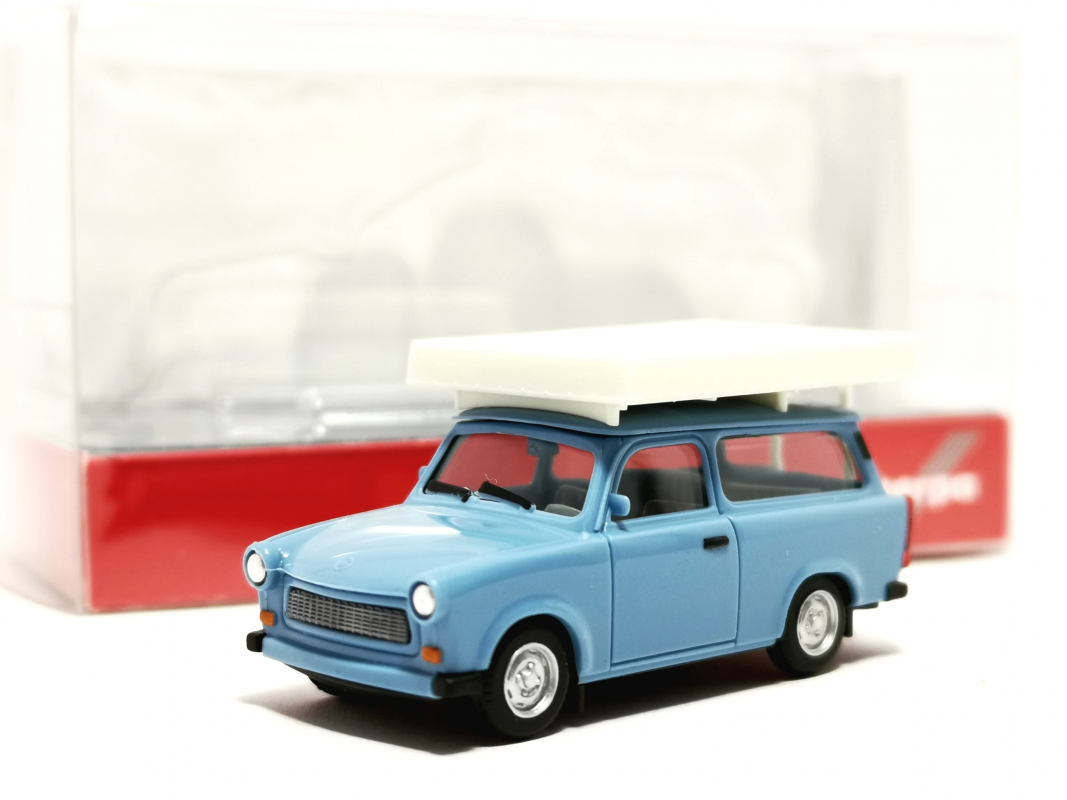 024181-003 Trabant Universal Dachzelt, pastellblau Herpa