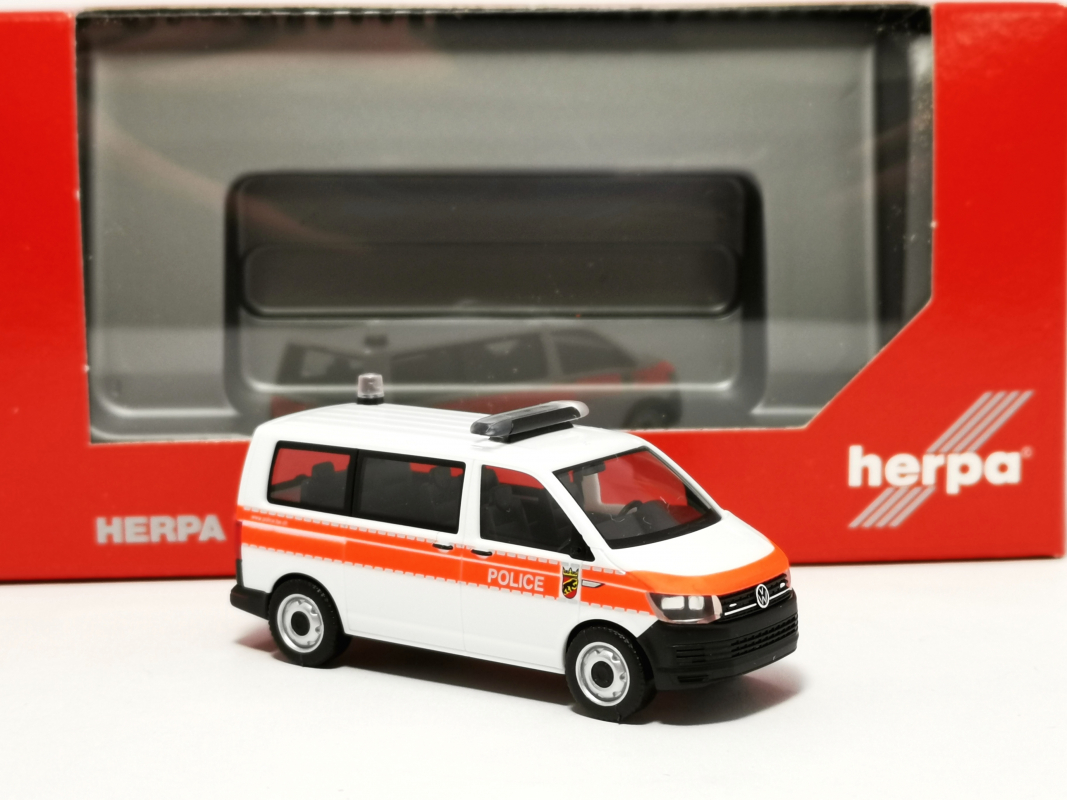 096911 VW T6 Bus „Police Bern“ Herpa