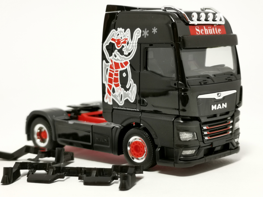 MAN TGX GX Zugmaschine „Schütte Kühllogistik“ Herpa