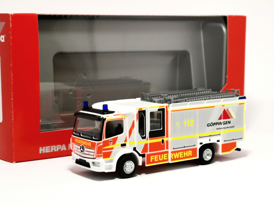 096126 Mercedes-Benz Atego `13 Ziegler Z-Cab „Feuerwehr Göppingen“ Herpa