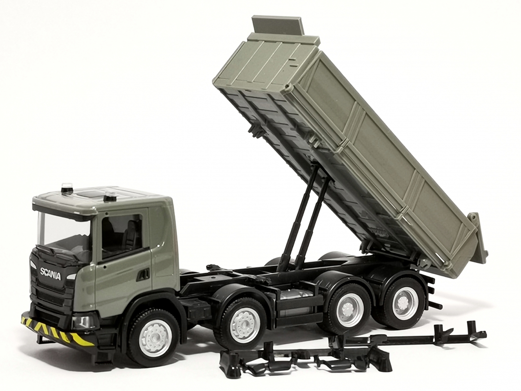 315647 Scania CG 17 4-achs Baukipper, grau / gelb Herpa