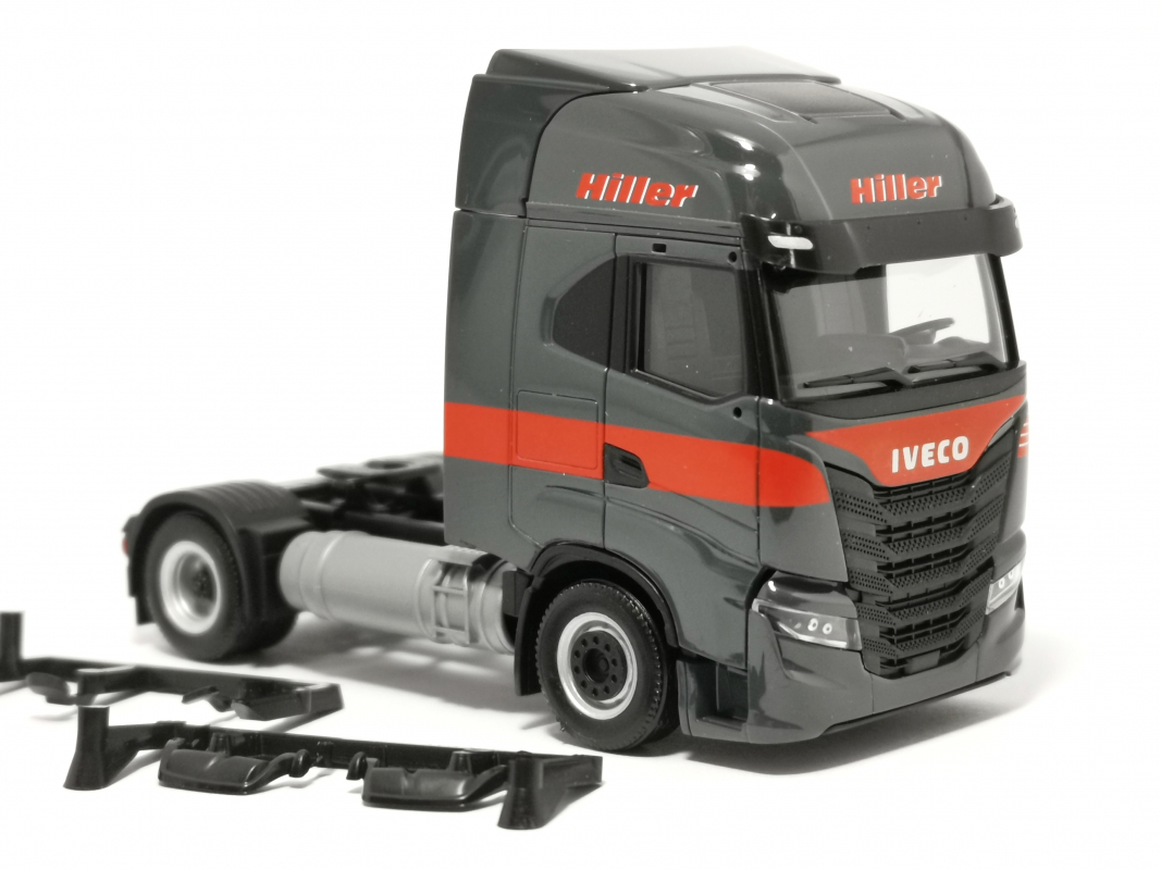 Iveco S-Way Zugmaschine „Hiller Logistik“ Herpa