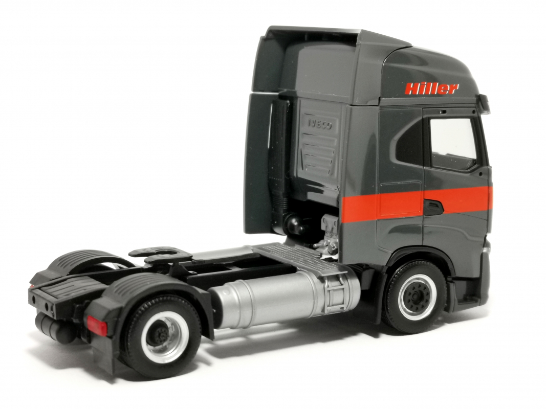 Iveco S-Way Zugmaschine „Hiller Logistik“ Herpa