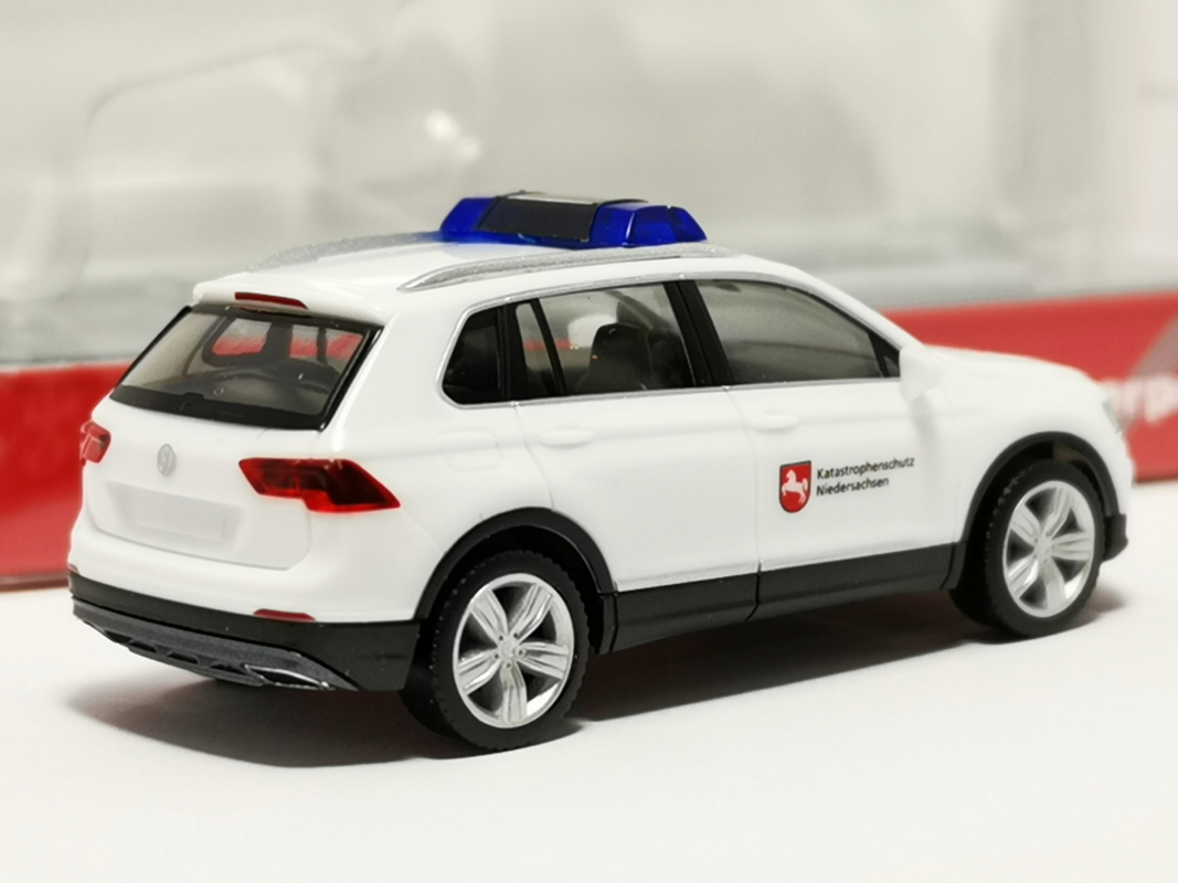 096942 VW Tiguan „Katastrophenschutz Niedersachsen“ Herpa