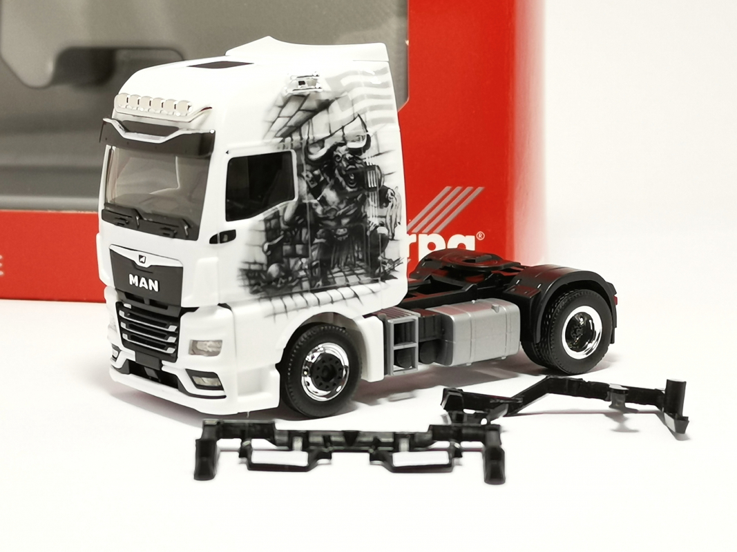 315715 MAN TGX GX Individual „Lagoudakis 5 / Minotaurus“ Herpa