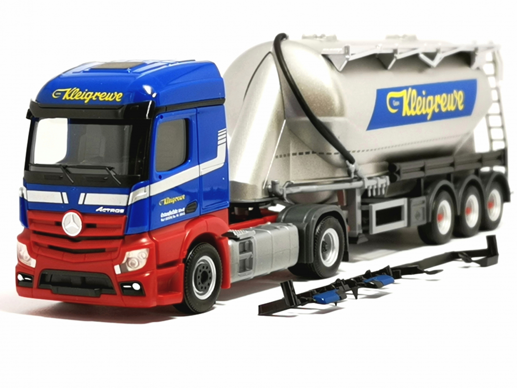 Preview: 316132 Mb Actros Streamspace 2.3 Eutersilo-Sattelzug „Kleigrewe“ Herpa